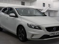 White Used 2015 Volvo V40 R-Design Hatchback | £7,595 (Fair price)