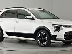 White Used 2023 Kia e-Niro 2 SUV | £23,450 (Expensive)