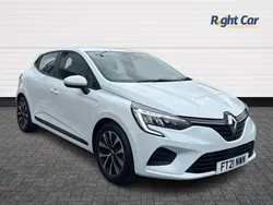 White Used 2021 Renault Clio V Iconic Hatchback | £12,499 (Fair price)