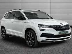 Moon white metallic Used 2021 Skoda Karoq SportLine SUV | £23,350 (Fair price)