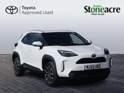 White Used 2022 Toyota Yaris Cross Design SUV | £17,500 (Fair price)