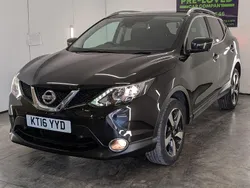 Black Used 2016 Nissan Qashqai N-Connecta SUV | £8,600 (Fair price)