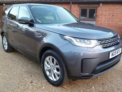 Used 2019 Land Rover Discovery 5 SE SUV | £22,495