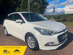 White Used 2016 Hyundai i20 SE Hatchback | £7,495 (Fair price)