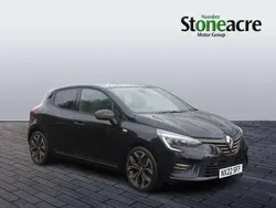 Black Used 2022 Renault Clio V SE Hatchback | £15,000 (Fair price)