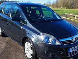 Black Used 2014 Vauxhall Zafira MPV | £2,595 (A bit pricey)
