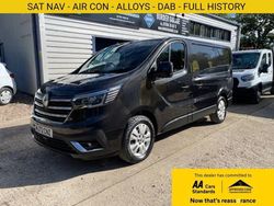 Black Used 2022 Renault Trafic Van | £14,990 (Fair price)