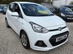 White Used 2017 Hyundai i10 SE Hatchback | £9,000 (Fair price)
