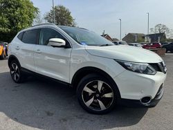 White Used 2016 Nissan Qashqai N-Connecta SUV | £8,600 (Fair price)