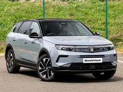 Two coat premium metallic graphic grey New 2025 Vauxhall Grandland X SUV | £29,998 (Fair price)