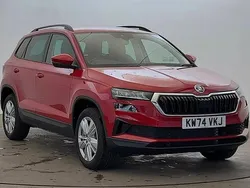 Velvet red metallic Used 2025 Skoda Karoq SE Drive SUV | £25,000 (Fair price)