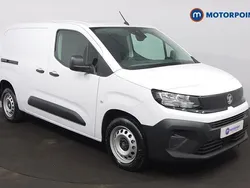 White New 2024 Vauxhall Combo MPV | £14,999 (Good price)