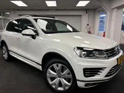White Used 2016 VW Touareg R-line SUV | £16,995 (Fair price)