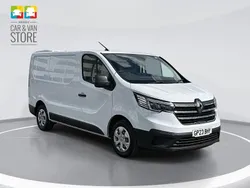 Glacier white Used 2023 Renault Trafic Van | £13,999 (Good price)