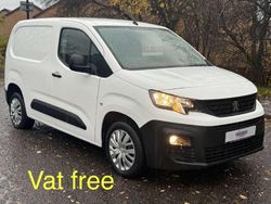 White Used 2022 Peugeot Partner Premium Van | £12,795 (Fair price)