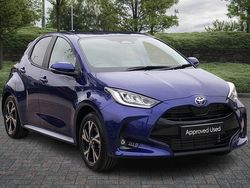 Juniper blue New 2025 Toyota Yaris Hybrid Design Hatchback | £22,500 (Fair price)