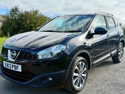 Black Used 2013 Nissan Qashqai Tekna SUV | £3,850 (A bit pricey)