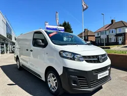 White Used 2020 Vauxhall Vivaro Van | £10,995 (A bit pricey)