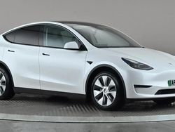White Used 2022 Tesla Model Y Long Range AWD SUV | £24,498 (Fair price)