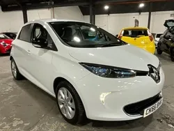 White Used 2016 Renault Zoe Dynamique Hatchback | £4,799
