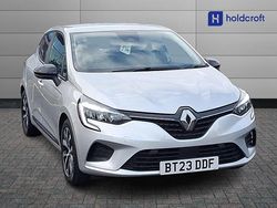 Silver Used 2023 Renault Clio V Hatchback | £14,939 (Good price)
