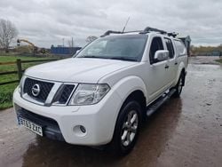 White Used 2014 Nissan Navara Tekna Pickup | £5,795 (Fair price)
