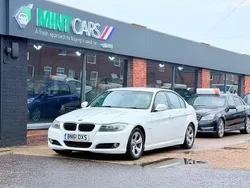 White Used 2011 BMW 320 Efficient Dynamics Sedan | £4,495 (Expensive)