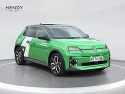 Twotone pop green with black roof + red roof l Used 2025 Renault R5 Komfort Hatchback | £25,299 (Fair price)