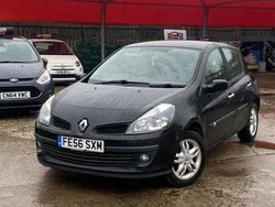 Black Used 2006 Renault Clio II Dynamique Hatchback | £995 (Fair price)