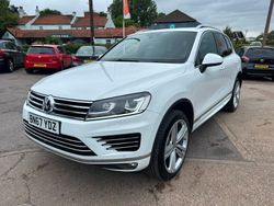 White Used 2017 VW Touareg R-line Plus SUV | £19,995 (Fair price)