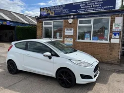 White Used 2015 Ford Fiesta Zetec Hatchback | £4,495 (Fair price)