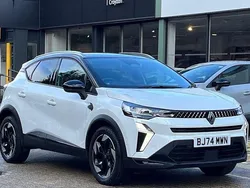 Metallic arctic white Used 2024 Renault Captur Techno SUV | £22,225 (Expensive)