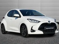 Pure white Used 2022 Toyota Yaris Hybrid Design Hatchback | £15,850 (Good price)