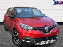 Flame red Used 2016 Renault Captur Signature SUV | £5,789 (Fair price)