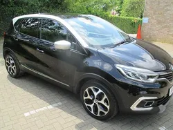 Black/silver Used 2018 Renault Captur Signature S SUV | £8,791 (Fair price)