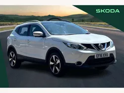 Storm white Used 2016 Nissan Qashqai N-Connecta SUV | £11,150 (Fair price)