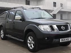 Black Used 2015 Nissan Navara Tekna Pickup | £5,250 (Expensive)