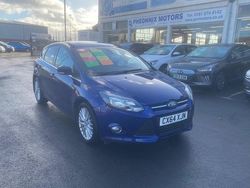 Blue Used 2014 Ford Focus Zetec Hatchback | £5,295 (Fair price)