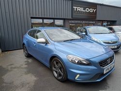 Blue Used 2016 Volvo V40 R-Design Estate | £6,995 (Fair price)