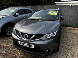 Grey Used 2017 Nissan Qashqai N-Connecta SUV | £8,999 (Fair price)