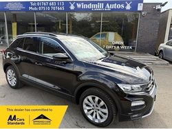 Black Used 2019 VW T-Roc SE SUV | £15,450 (Fair price)