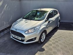 Silver Used 2015 Ford Fiesta Zetec Hatchback | £3,950 (Fair price)
