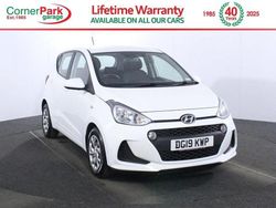 White Used 2019 Hyundai i10 SE Hatchback | £8,249 (Fair price)