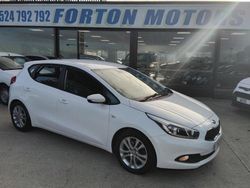White Used 2015 Kia Ceed Hatchback | £5,495 (A bit pricey)