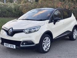 White Used 2017 Renault Captur Dynamique SUV | £7,500 (Good price)