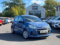 Blue Used 2017 Hyundai i10 Hatchback | £6,990 (Good price)