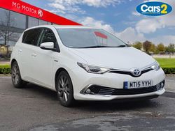 White Used 2015 Toyota Auris Hybrid Hatchback | £9,490 (Fair price)