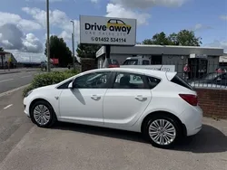 White Used 2014 Vauxhall Astra Excite Hatchback | £2,790 (Good price)