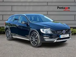 Black Used 2018 Volvo V60 CC Estate | £18,495 (Good price)