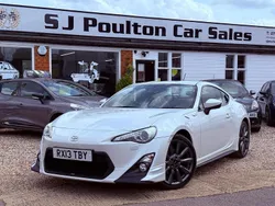 White Used 2013 Toyota GT86 GT Coupe | £16,990 (Expensive)